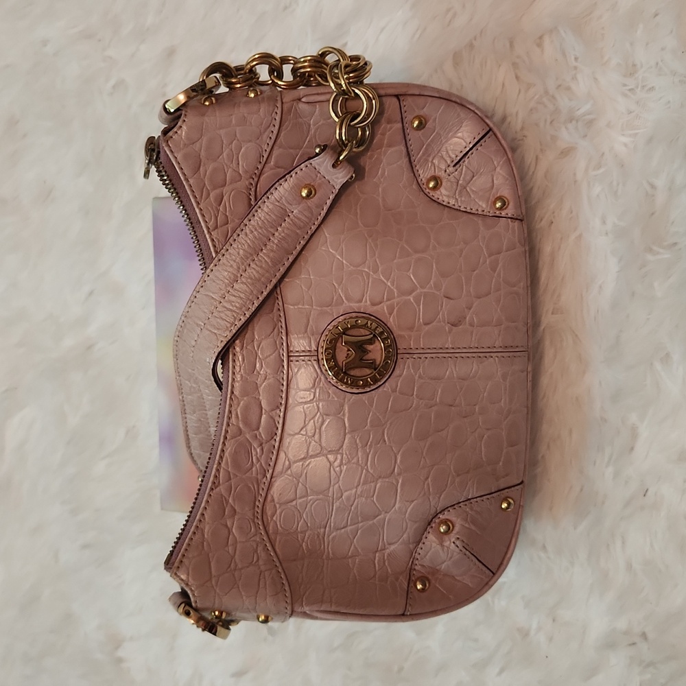 MetroCity mauve handbag with gold hardware